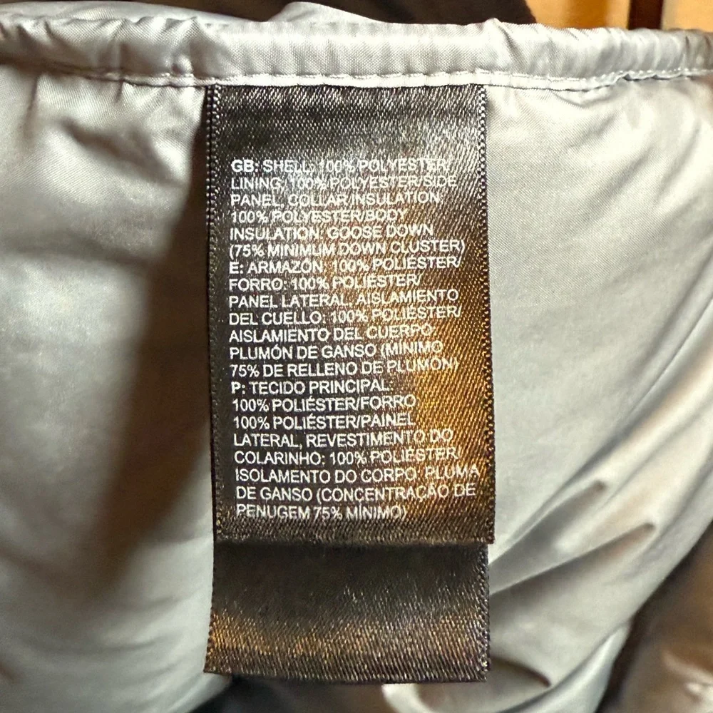 EUC The North Face 550 Puffer Vest - Picture 9 of 10